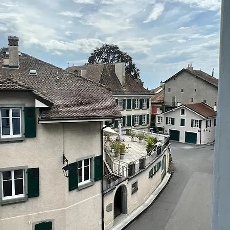Walking Steps From Geneva Apartment Lutry