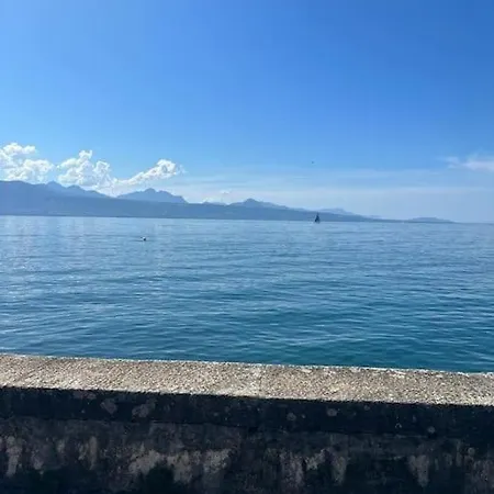 Walking Steps From Geneva * Lutry